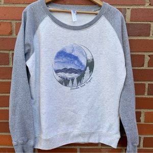 Snowshoe West Virginia WV ladies white gray mountain scene crewneck sweatshirt M